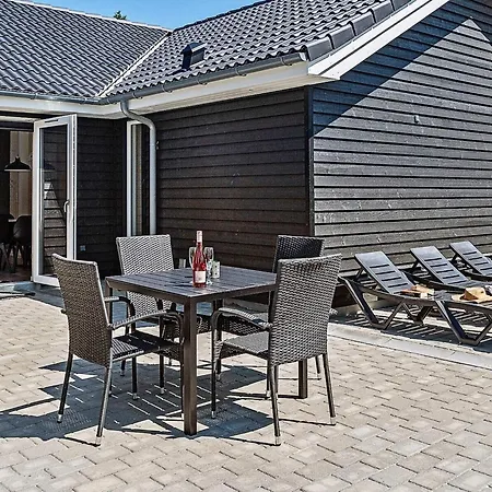 5 Star Holiday Home In Blavand Hébergement de vacances *